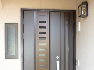 エクステリアリフォーム プチ改築で明るく風通しのよい玄関ドア